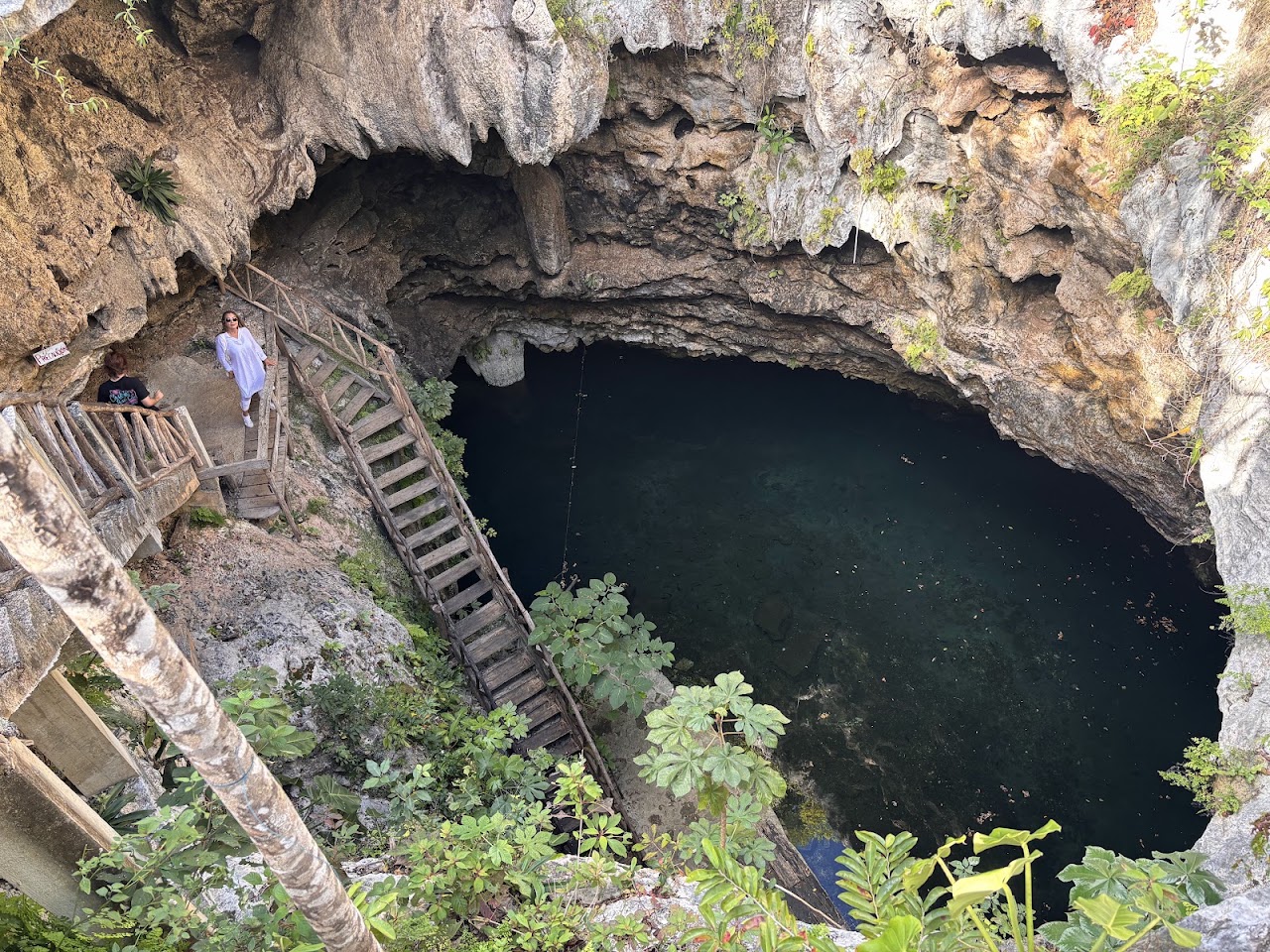 Cenote Tumben Kuxtal